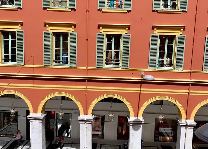 아파트 Place Massena *